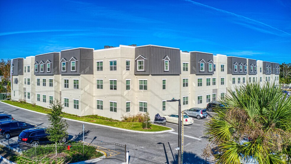 Primary Photo Of 2121 McCoy Rd, Orlando Apartments For Sale