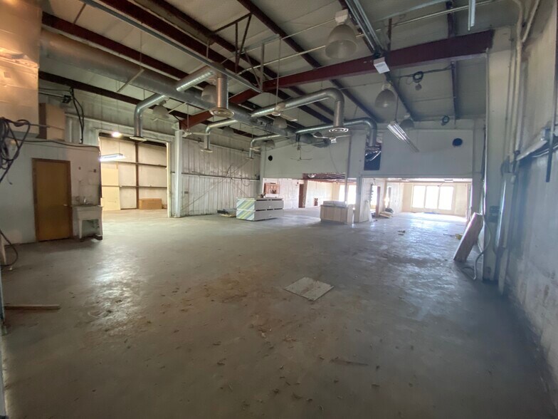 More Photos Of 117 N 2nd St, Krum General Retail For Sale