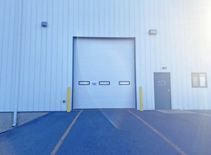More Photos Of 716 Airport Rd, Palmyra Distribution For Lease