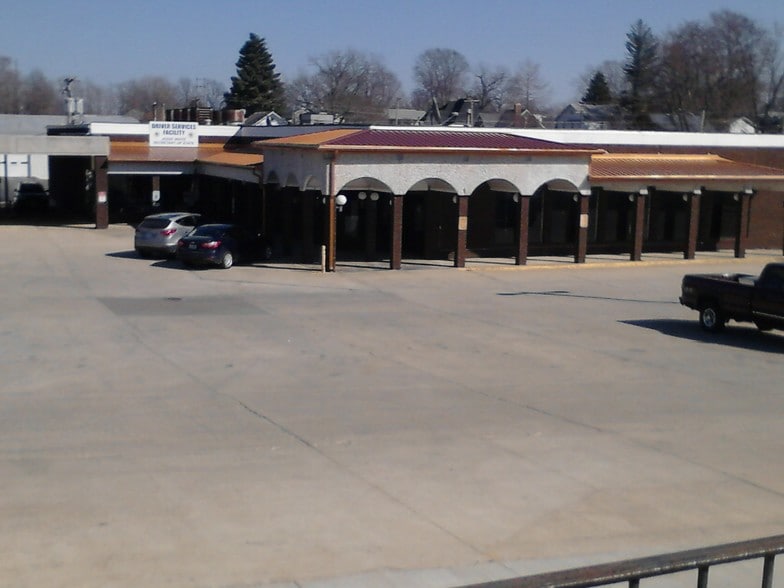 Primary Photo Of 13 Old Capitol Shopping Ctr, Vandalia Storefront Retail Office For Sale