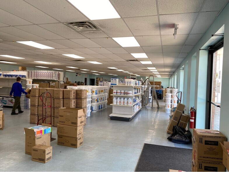 More Photos Of 200 Levittown Pky, Hicksville General Retail For Sale