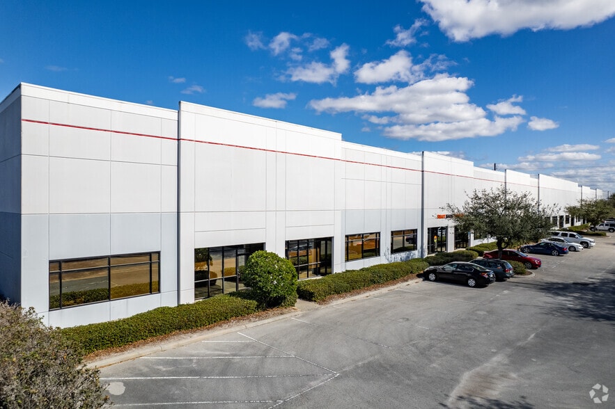 Primary Photo Of 290 Springview Commerce Dr, DeBary Distribution For Lease