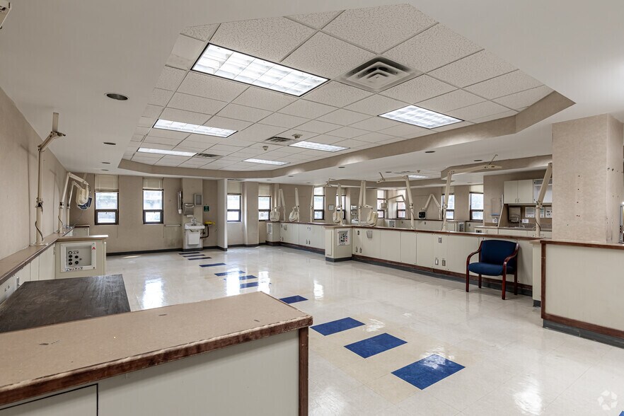 More Photos Of 125 Liberty St, Springfield Medical For Lease