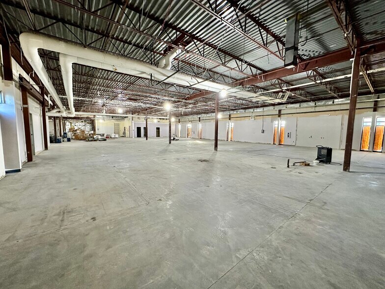 More Photos Of 9727 E Shannon Woods St, Wichita Medical For Lease