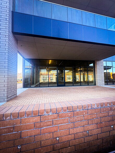 More Photos Of 424 NW 10th St, Oklahoma City Office For Lease