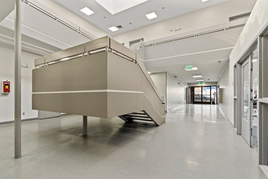 More Photos Of 48-50 S De Lacey Ave, Pasadena Office For Lease