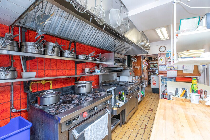 More Photos Of 14 Marier Av, Ottawa Storefront Retail Residential For Sale