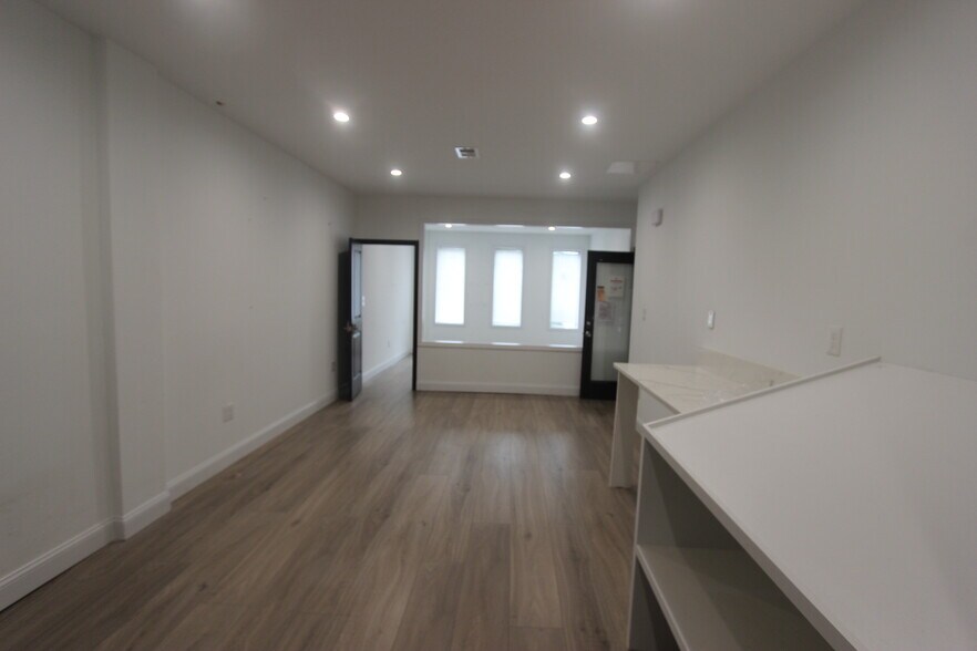 More Photos Of 1802 11th St NW, Washington Office For Lease