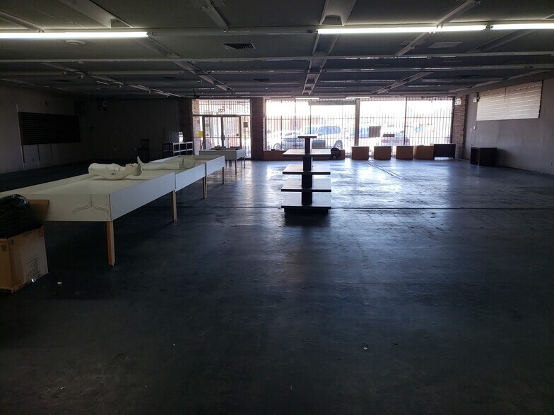 More Photos Of 1733-1737 E McDowell Rd, Phoenix General Retail For Lease
