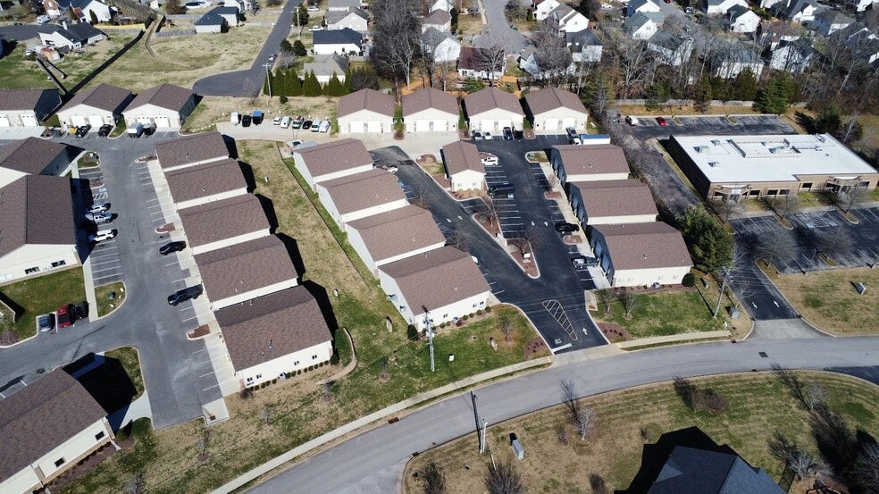 More Photos Of 1035 Parkway Dr, Spring Hill Office For Lease