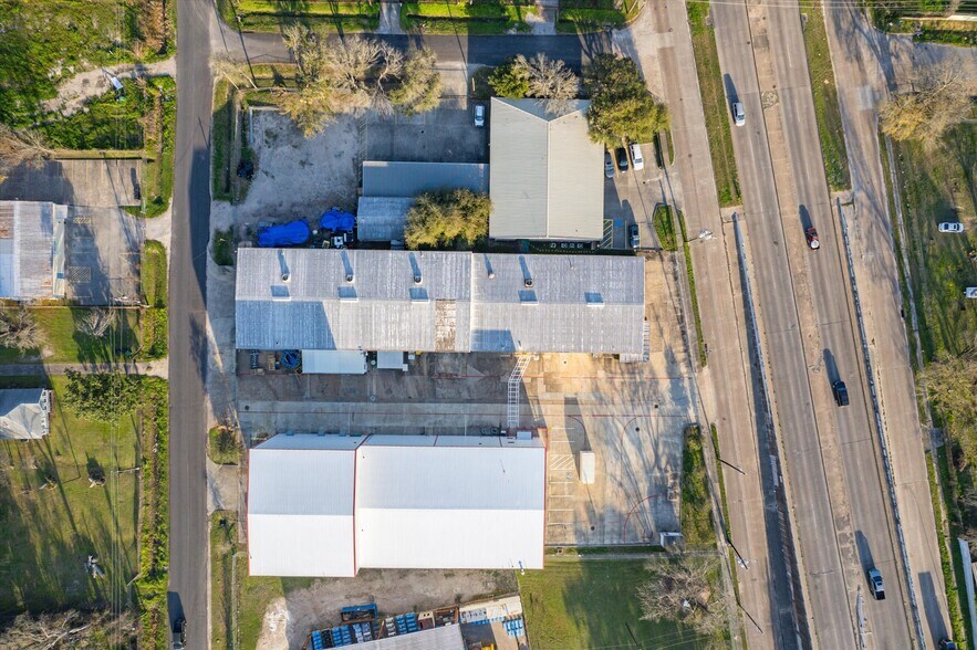More Photos Of 1701-1707 Tidwell Rd, Houston Warehouse For Sale