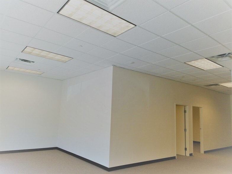 More Photos Of 6725 S Eastern Ave, Las Vegas Office For Sale