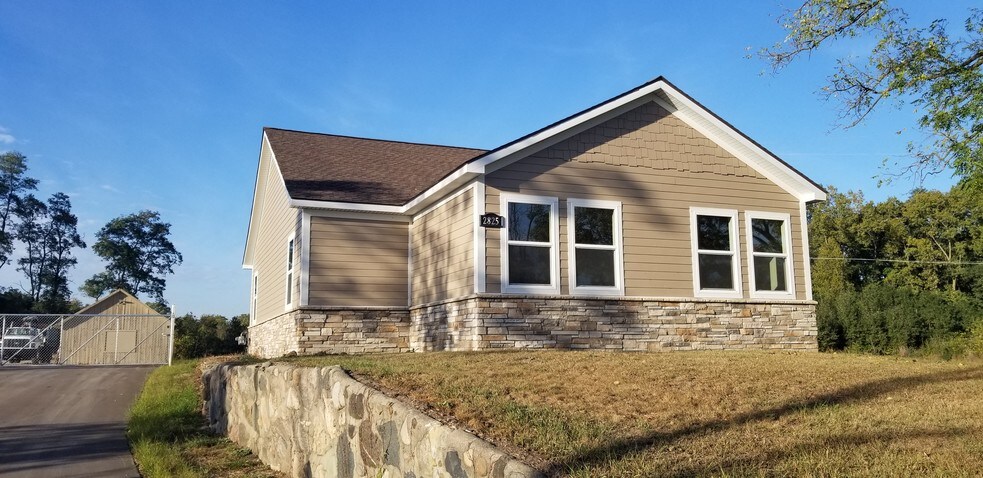 Primary Photo Of 2825 E Maple Rd, Milford Warehouse For Lease