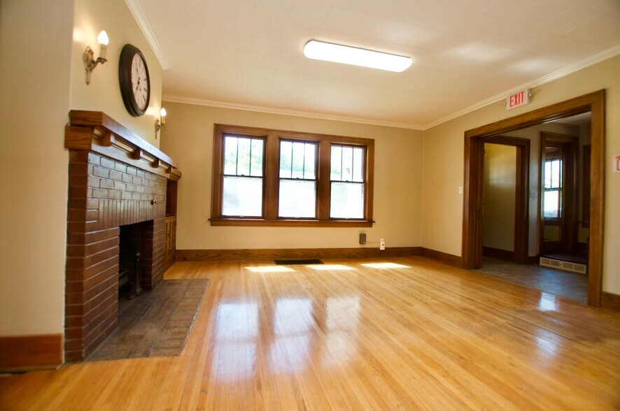 More Photos Of 615 S 1st Ave, Jamestown Office Residential For Lease