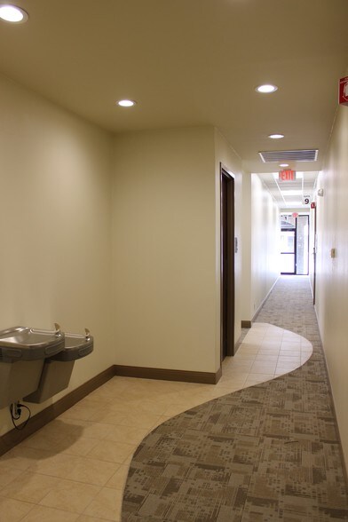 More Photos Of 5207-5212 Essen Ln, Baton Rouge Medical For Lease