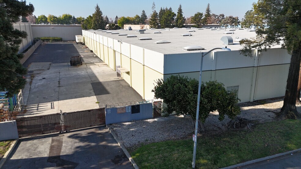 More Photos Of 30955 San Antonio St, Hayward Warehouse For Lease