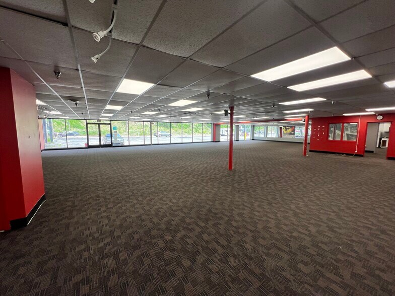 More Photos Of 7725 Mcknight Rd, Pittsburgh General Retail For Sale