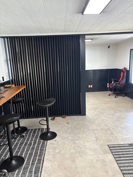 More Photos Of 2512 Westwood Rd, Westlake Loft Creative Space For Lease