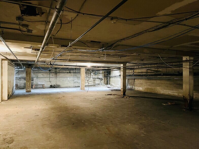 More Photos Of 230 N California St, Stockton Storefront Retail Office For Sale