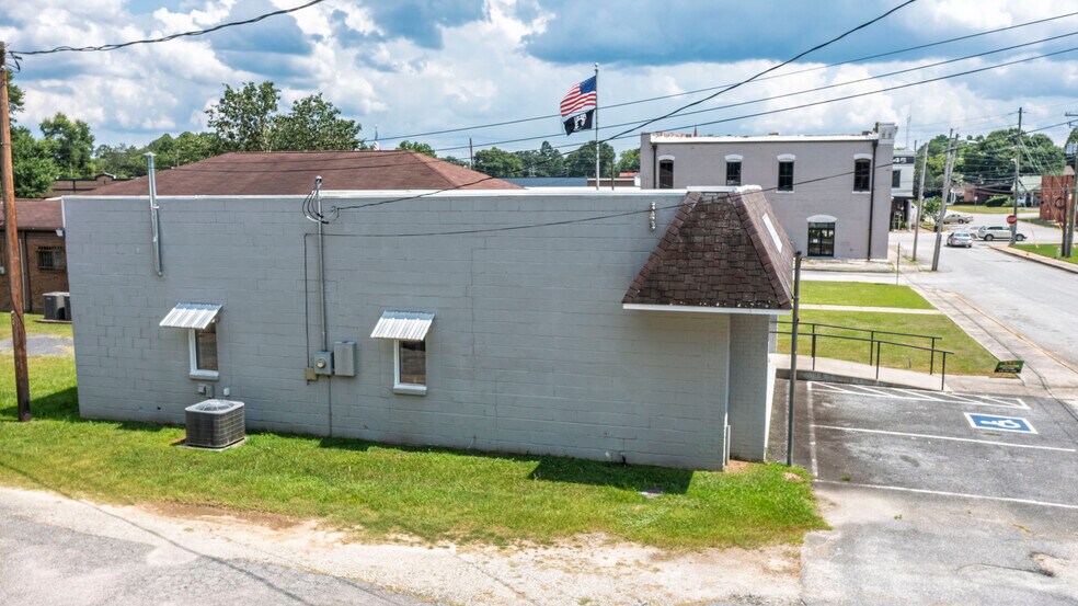 More Photos Of 48 Jones Mill Rd, Woodbury Office For Sale