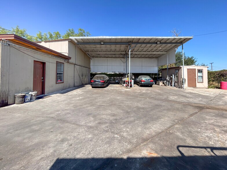 More Photos Of 1401 Guatemozin St, Laredo Warehouse For Sale
