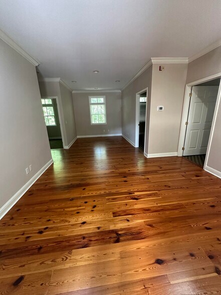 More Photos Of 10 Pinckney Colony Rd, Bluffton Office For Lease
