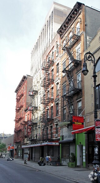 More Photos Of 115-117 Ludlow St, New York Apartments For Sale
