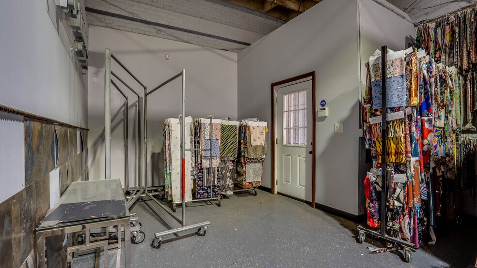 More Photos Of 3232 E Olympic Blvd, Los Angeles Warehouse For Sale