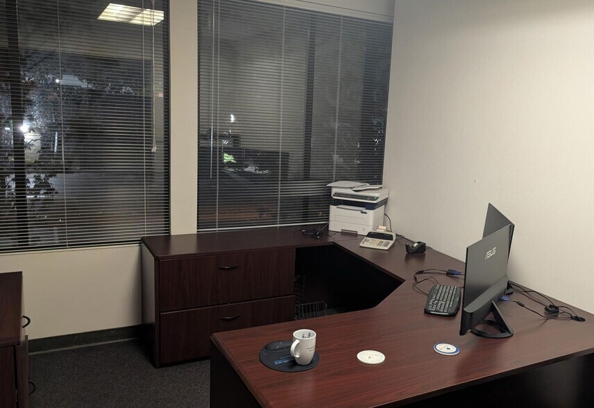 More Photos Of 2835 Temple Ave, Signal Hill Office For Sale