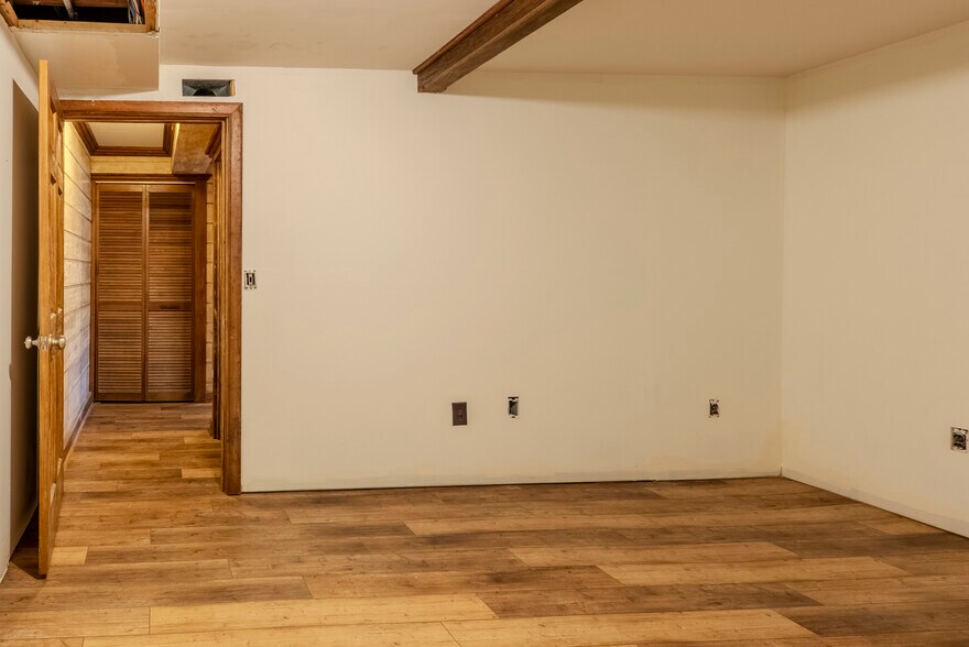 More Photos Of 8356 Sylva Rd, Franklin Office For Sale