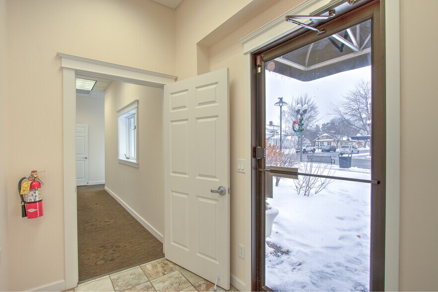 More Photos Of 244 Main St S, Cambridge Storefront Retail Office For Lease
