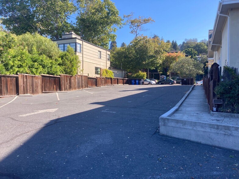 More Photos Of 1521 Spruce St, Berkeley Religious Facility For Lease