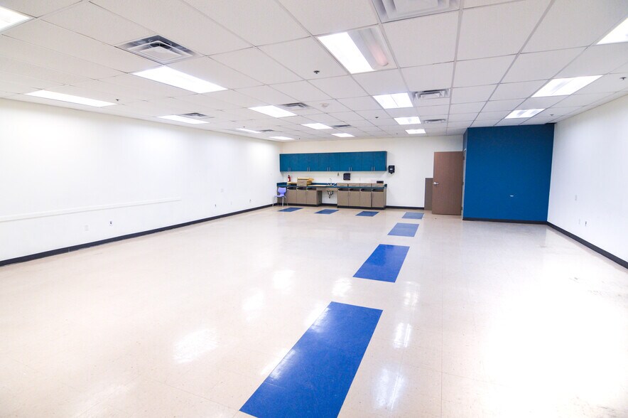 More Photos Of 4514-4522 Fredericksburg Rd, San Antonio General Retail For Lease