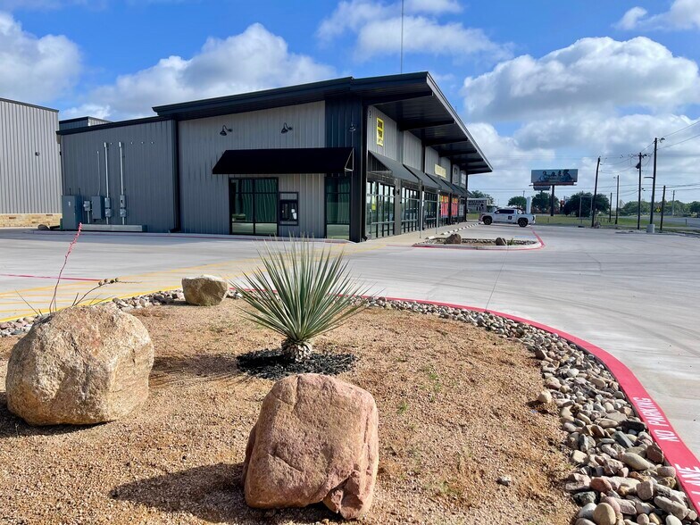 More Photos Of 397 N Ridge Rd, Marble Falls Unknown For Lease