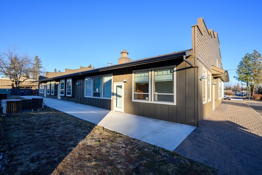 More Photos Of 382 E Hood Ave, Sisters Office For Lease