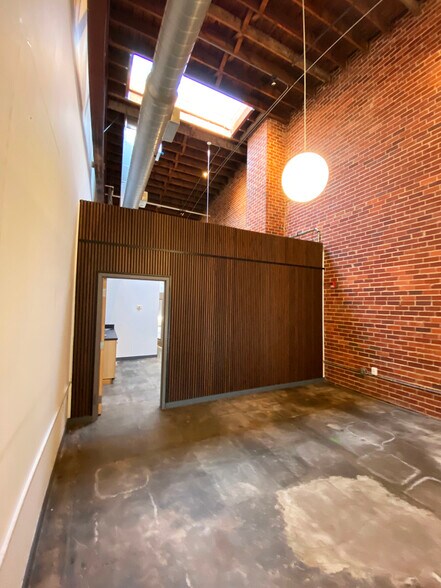 More Photos Of 675 Pulaski St, Athens Loft Creative Space For Lease