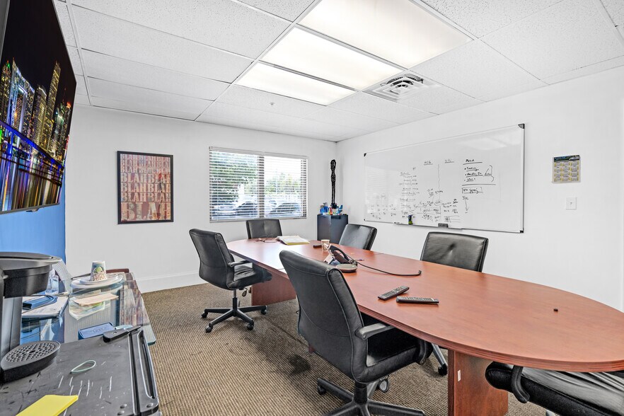 More Photos Of 3353 NW 74th Ave, Miami Industrial For Sale