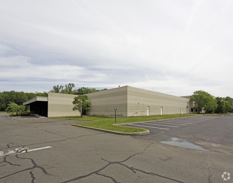 More Photos Of 1 Ramland Rd, Orangeburg Industrial For Lease