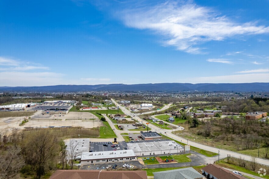 More Photos Of 110 Daniel Dr, Uniontown Unknown For Lease