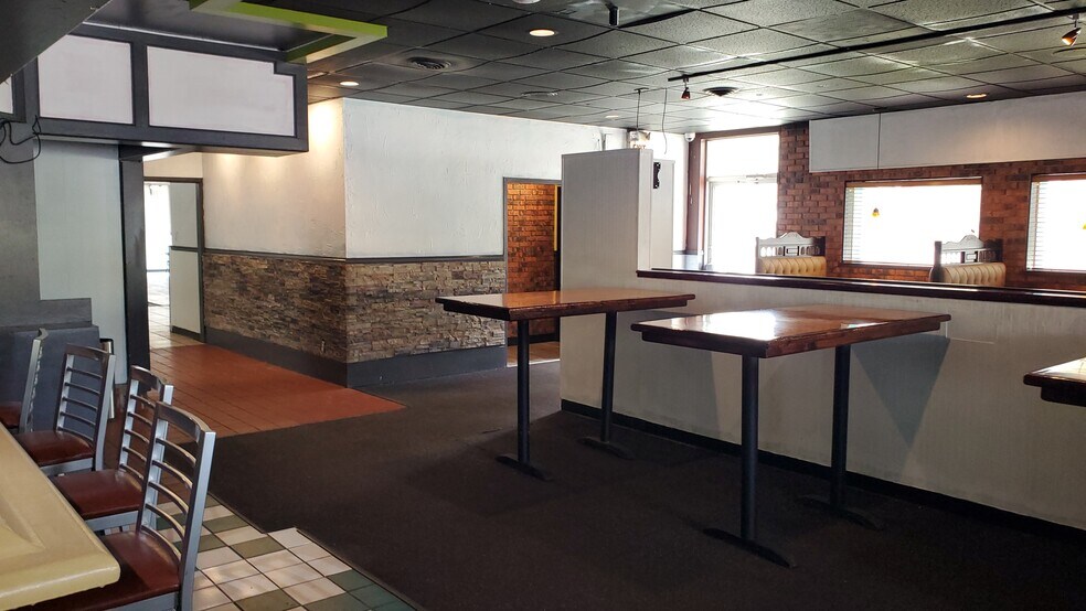 More Photos Of 851 S Garfield, Traverse City General Retail For Sale