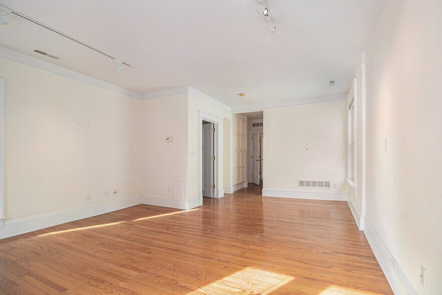 More Photos Of 318 S Thayer St, Ann Arbor Flex For Sale