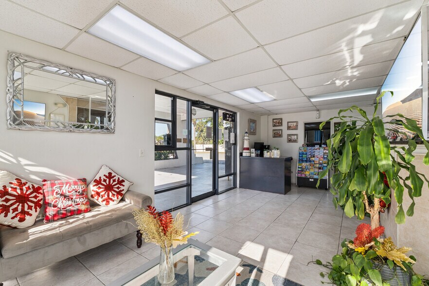 More Photos Of 4643 W Irlo Bronson Memorial Hwy, Kissimmee Hotel For Sale