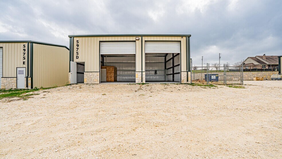 More Photos Of 5975 Stacy Ln, Weatherford Industrial For Lease