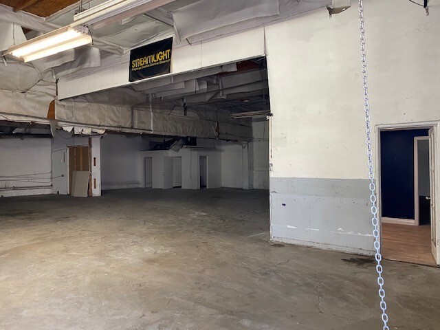 More Photos Of 12302 Wardman St, Whittier Warehouse For Lease