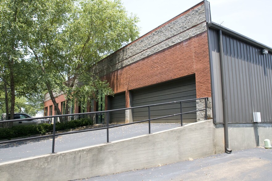 More Photos Of 193 Business Park Dr, Ridgeland Flex For Lease