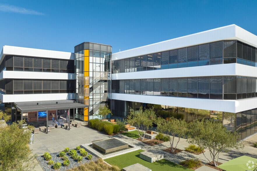 Primary Photo Of 10080 N Wolfe Rd, Cupertino Coworking Space