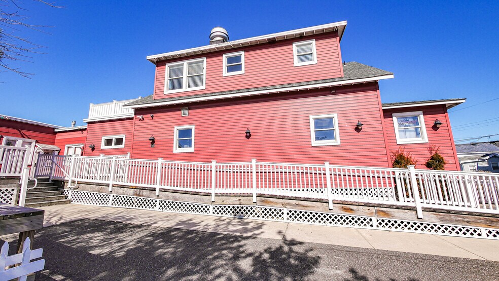 More Photos Of 236 S Bayview Dr, Strathmere Restaurant For Sale