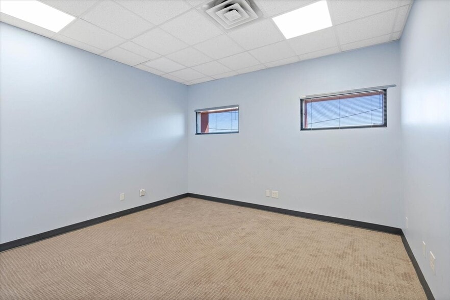 More Photos Of 7530 E Nonchalant Ave, Carefree Medical For Sale