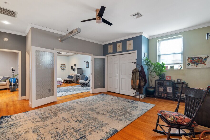 More Photos Of 140 Clinton St, Schenectady Storefront Retail Residential For Lease