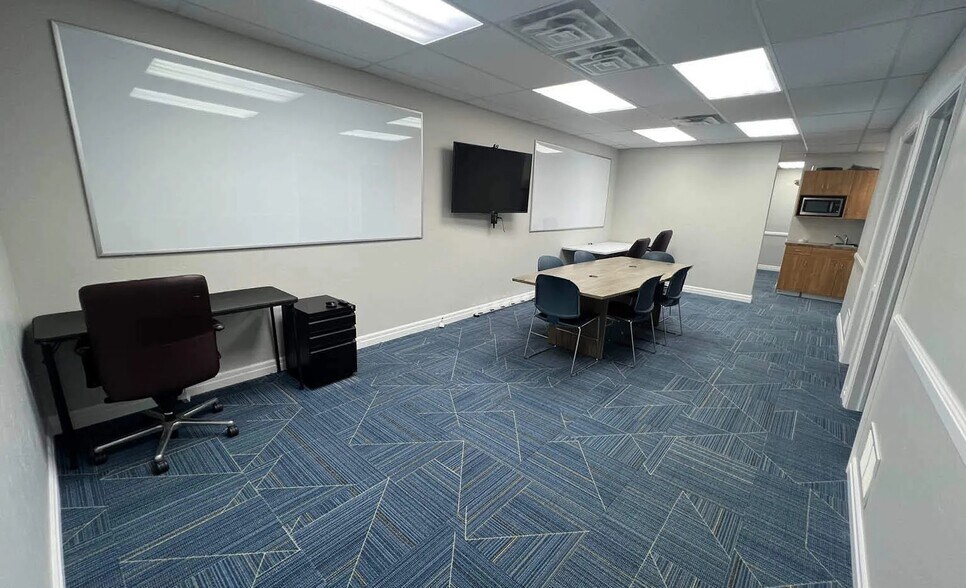 More Photos Of 2070 W Broadway St, Idaho Falls Office For Lease
